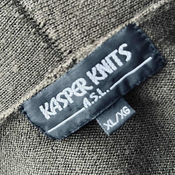 Kasper Deep Olive Wool-Blend Cardigan with Felt Leaf Appliqué – US XL - Picture 10 of 10